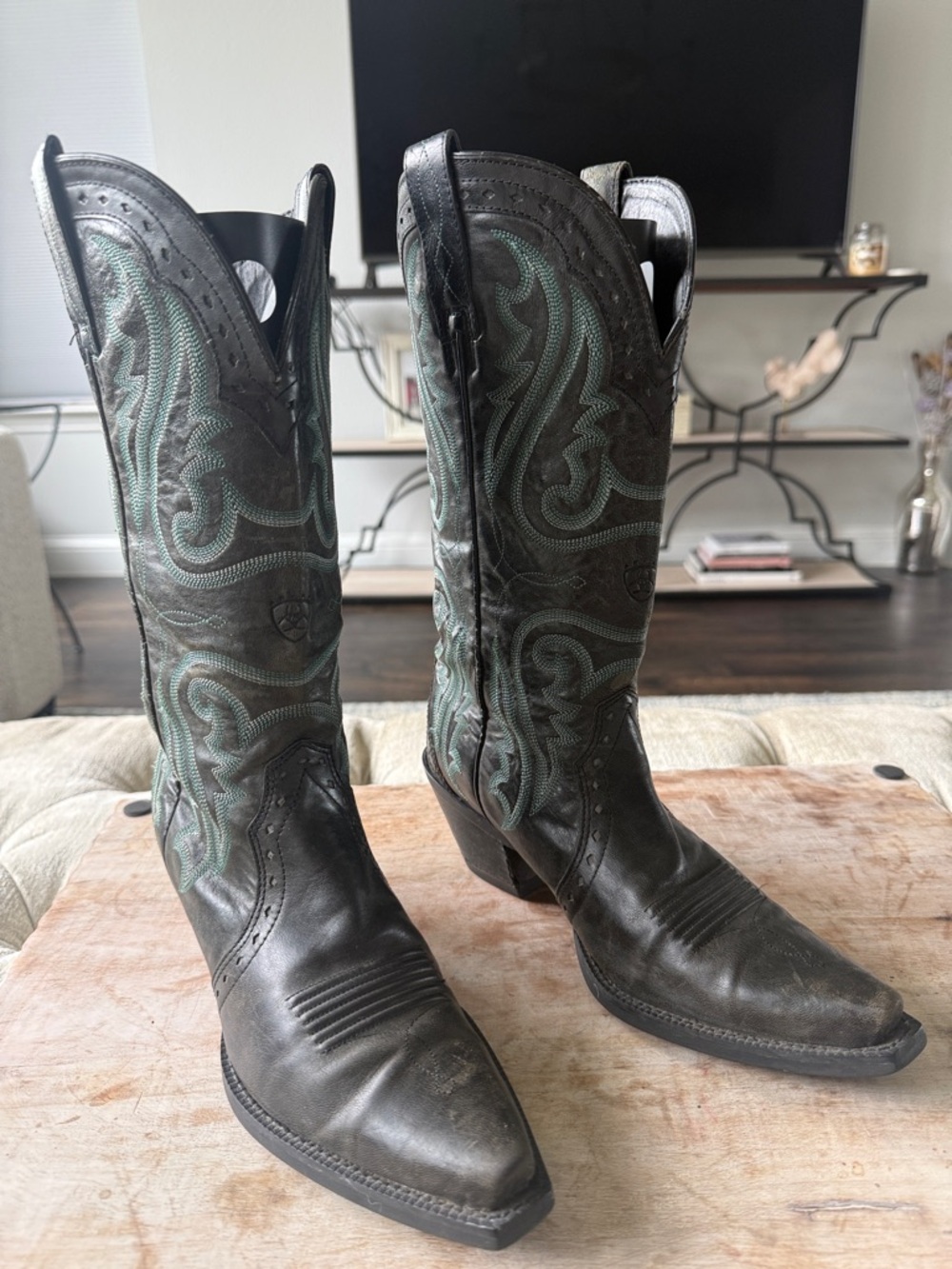 Ariat Women’s 6.5 Black Western Cowgirl Boots with Teal Stitching